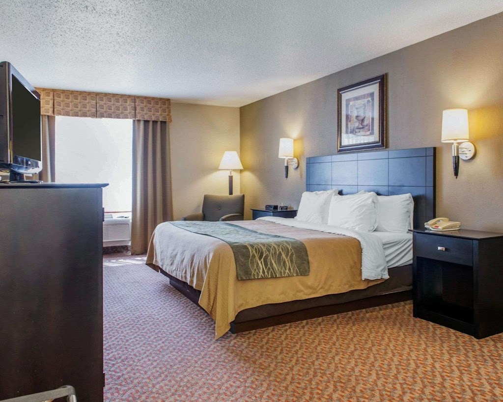 Comfort Inn Near Ouabache State Park | 1782 N Main St, Bluffton, IN 46714 | Phone: (260) 824-4455