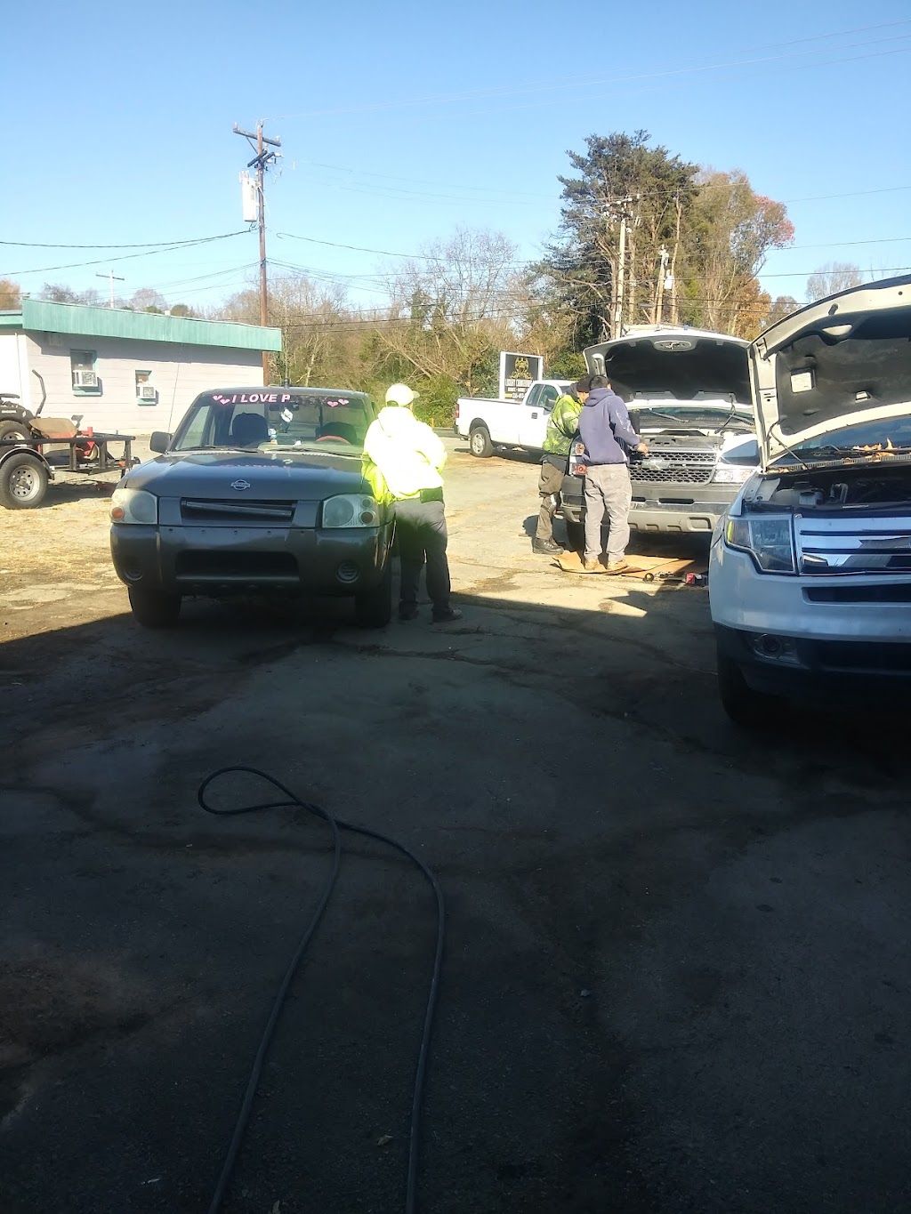 De La Torres Tire Shop | 1122 Pomeroy St, Graham, NC 27253 | Phone: (336) 343-3768