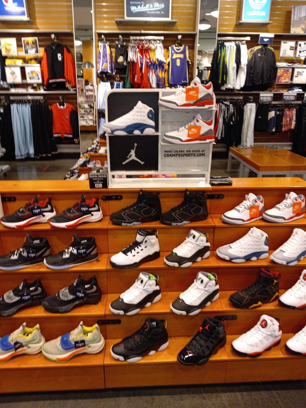 Champs Sports | 100 Robinson Centre Dr, Pittsburgh, PA 15205, USA | Phone: (412) 788-4563