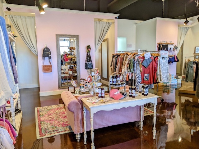 Simply Threads Boutique | 893 SW Lemans Ln, Lees Summit, MO 64082, USA | Phone: (816) 537-3002