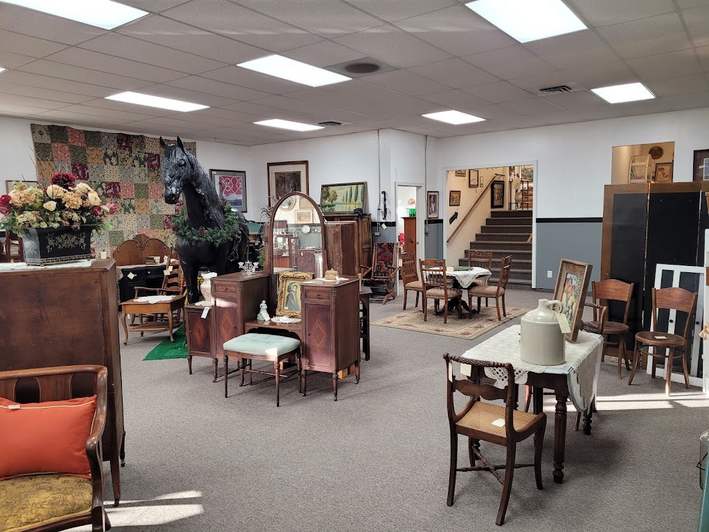 South End Antique Mall | 21128 Pacific Hwy E, Aurora, OR 97002, USA | Phone: (503) 678-5242