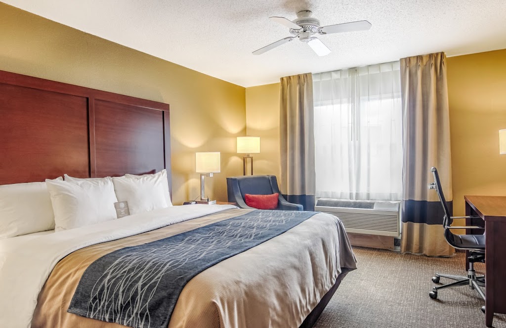 Comfort Inn & Suites | 1415 Port Washington Rd, Grafton, WI 53024, USA | Phone: (262) 387-1180