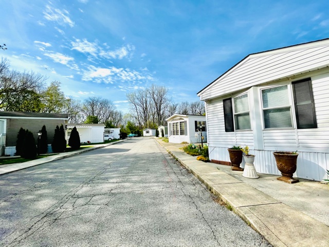 Spring Lake Court Mobile Home Park | 615 Stratford Rd, Delaware, OH 43015, USA | Phone: (319) 541-2502