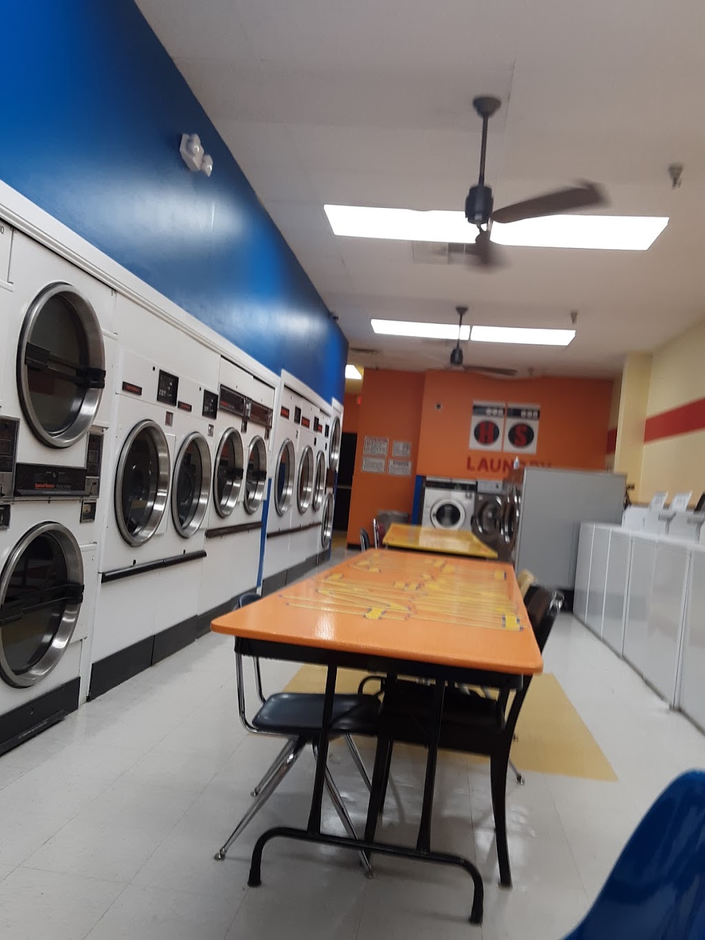 Home Style Laundry II | 2711 E Kanesville Blvd, Council Bluffs, IA 51503, USA | Phone: (402) 630-0567