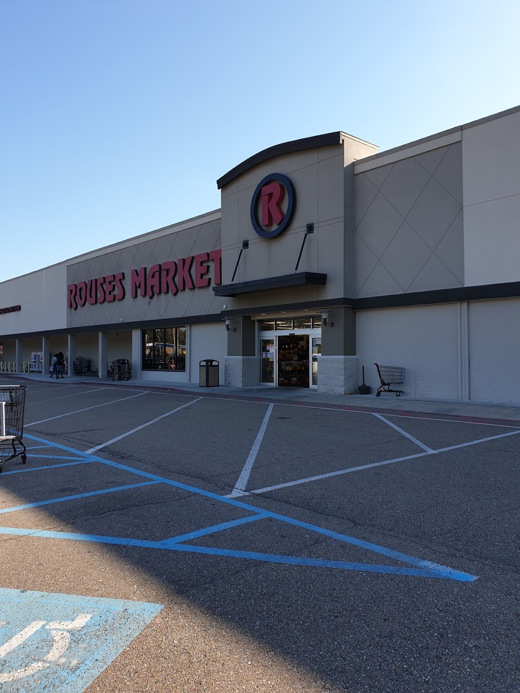 Rouses Market | 145 Berryland Shopping Center, Ponchatoula, LA 70454, USA | Phone: (985) 401-0010