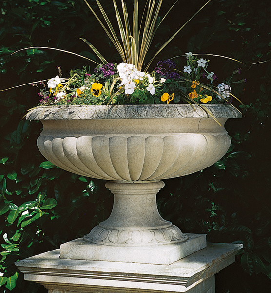 Jardin Fine Pottery and Fountains | 164 Valencia St, Glendora, CA 91741, USA | Phone: (626) 250-5434