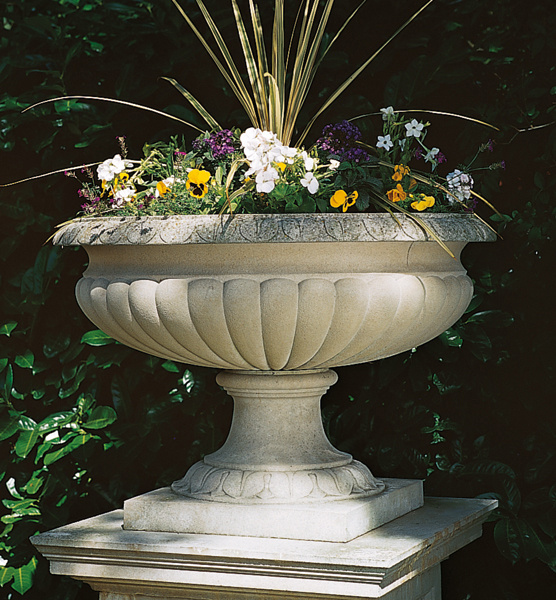 Jardin Fine Pottery and Fountains | 164 Valencia St, Glendora, CA 91741 | Phone: (626) 250-5434