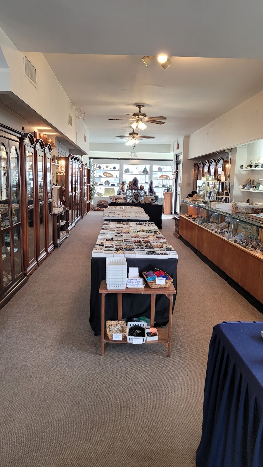 Mystic Moraine Minerals | 500 W Milwaukee St, Janesville, WI 53548, USA | Phone: (608) 563-0223