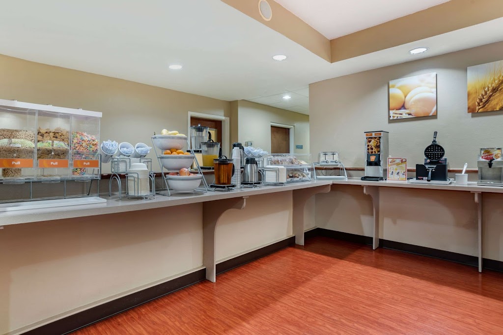 Comfort Suites Airport | 1180 Airport Rd, Jacksonville, FL 32218, USA | Phone: (904) 741-0505