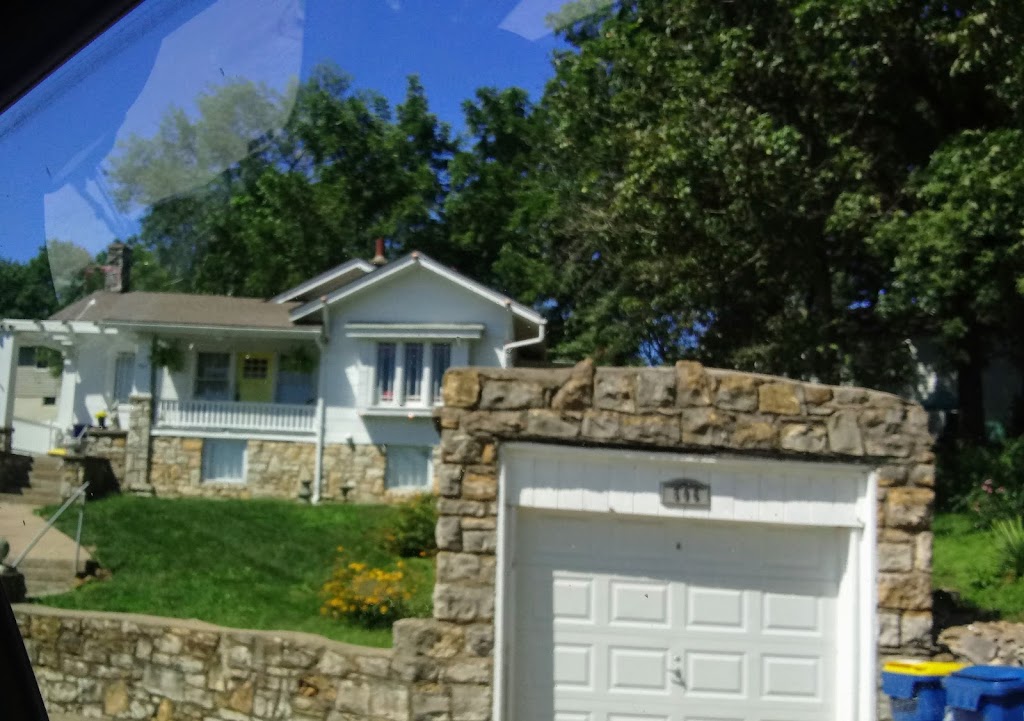 Sunny Side Cottage | 506 Dunbar Ave, Excelsior Springs, MO 64024, USA | Phone: (816) 868-8383