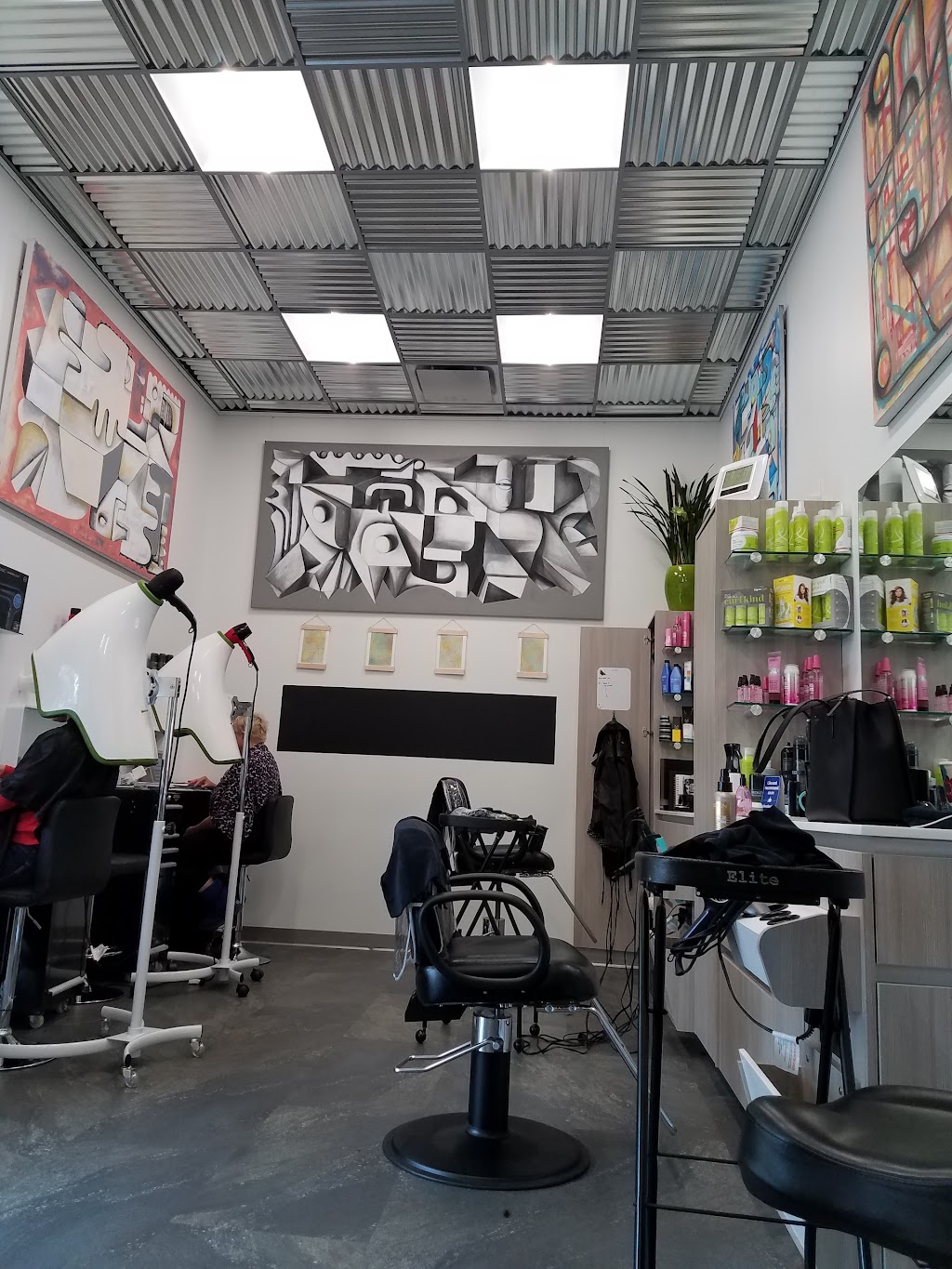 Sola Salon Studios | 917 E Arques Ave, Sunnyvale, CA 94085, USA | Phone: (408) 763-8800