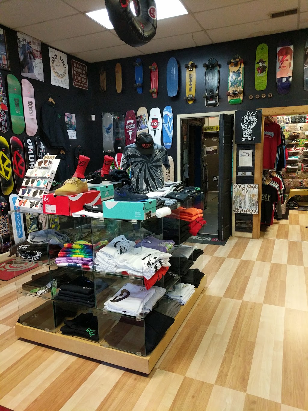 Demented Skate Shop | 5617 Liberty Fairfield Rd #1, Liberty Township, OH 45011, USA | Phone: (513) 892-2124