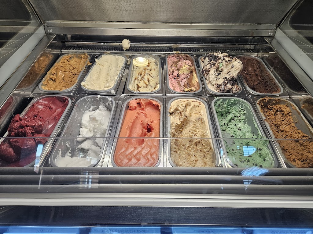 Mama Carpinos | 22010 CA-18, Apple Valley, CA 92307, USA | Phone: (760) 240-9664