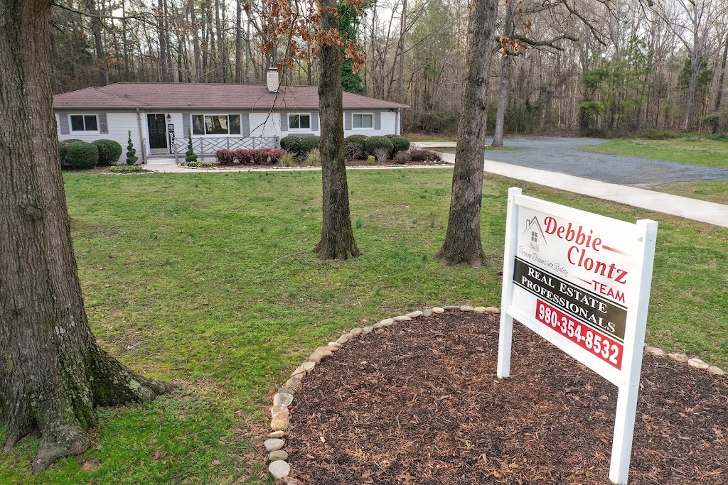 Debbie Clontz Real Estate | 12360 US-601, Midland, NC 28107, USA | Phone: (704) 450-3329