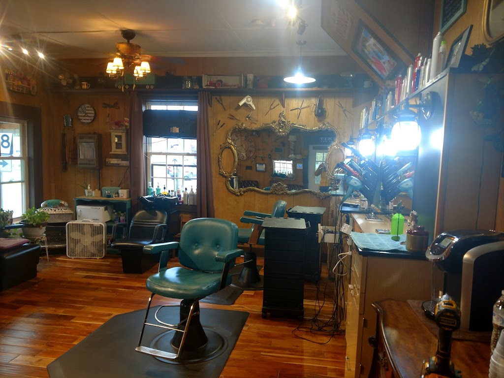 Hometown Hair | 108 N Main St, Harrisville, PA 16038, USA | Phone: (724) 735-6776