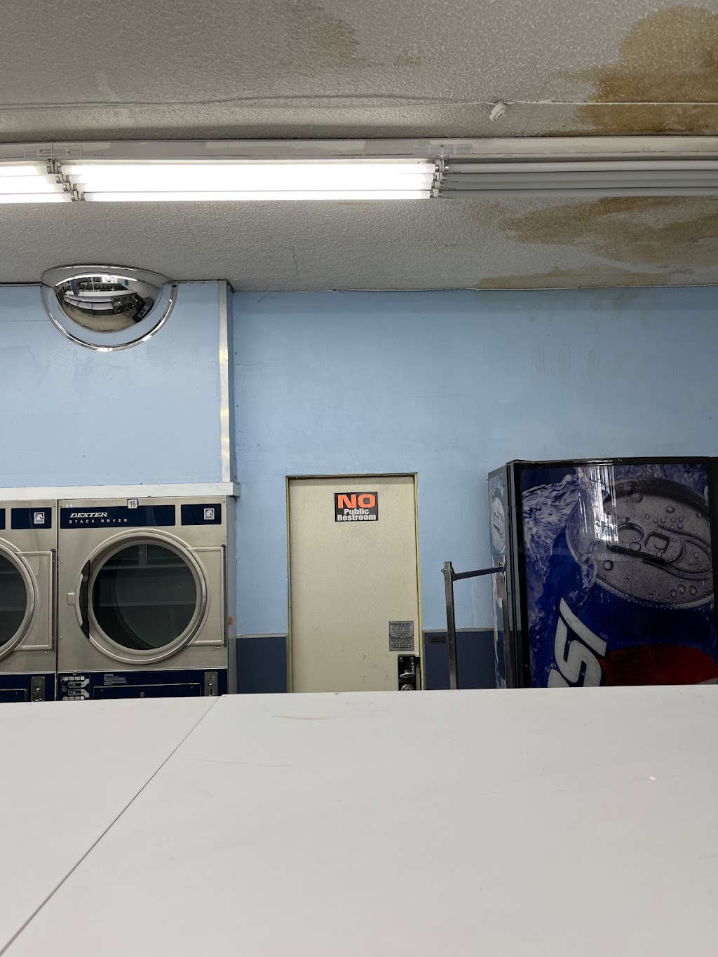 Coin Laundry | 1542 La Cienega Blvd, Los Angeles, CA 90035, USA | Phone: (310) 360-0935