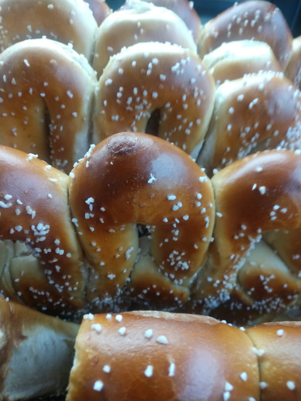 Philly Pretzel Factory | 2647 Jerusalem Ave, Bellmore, NY 11710, USA | Phone: (516) 679-3000