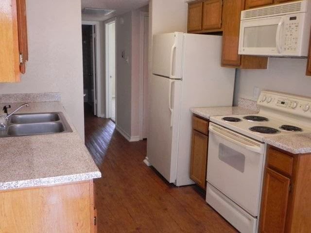 Marsh Highland Apartments | 2535 Marsh Ln, Carrollton, TX 75006, USA | Phone: (972) 810-3566