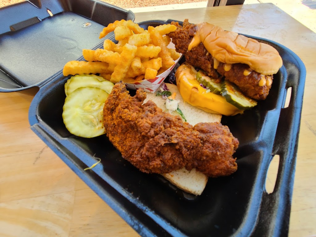 Daves Hot Chicken | 465 N Fairfax Ave, Los Angeles, CA 90036, USA | Phone: (323) 413-2322