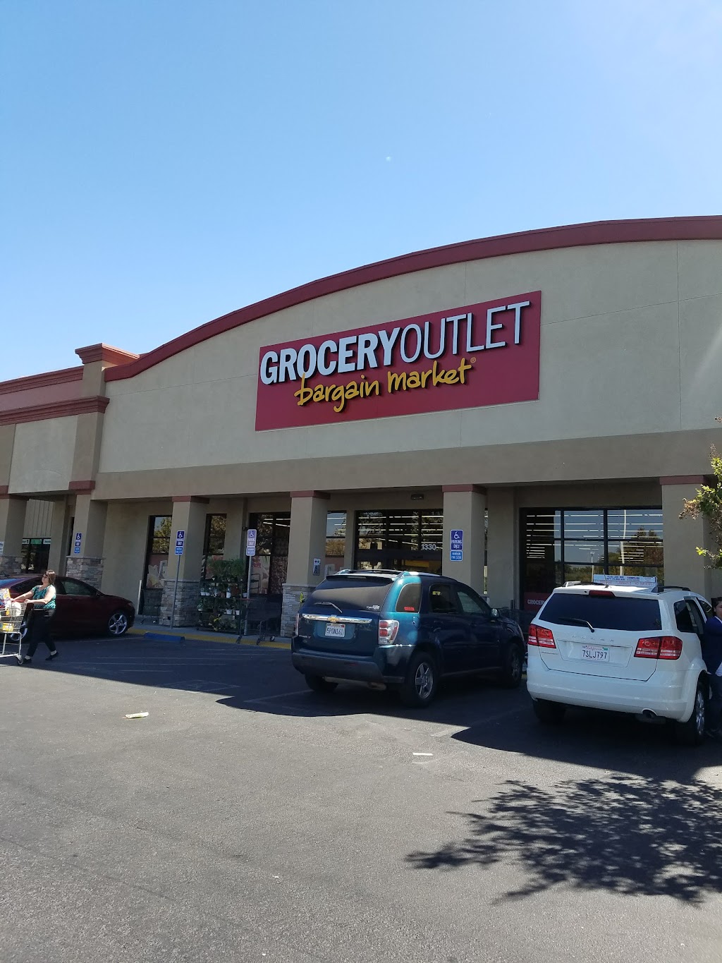 Grocery Outlet | 1330 W Main St, Turlock, CA 95380, USA | Phone: (209) 656-6600