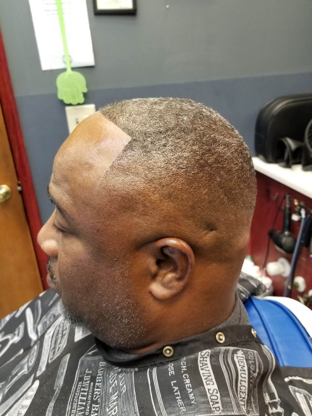 New Vision Cuts Barber Shop | 861 Old Knight Rd #110, Knightdale, NC 27545, USA | Phone: (919) 261-0840