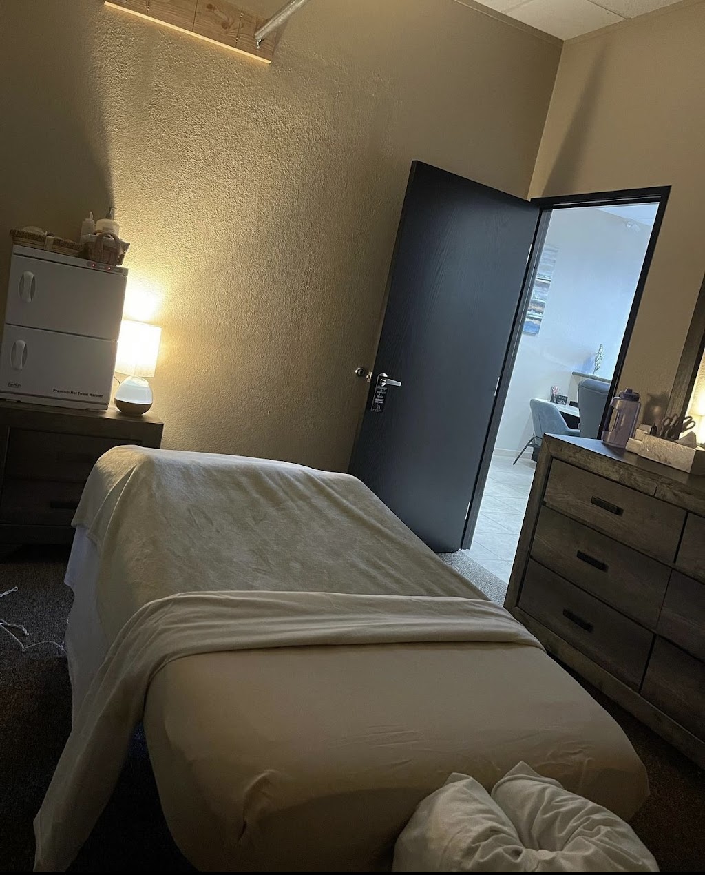 Hilot Filipino Massage and Head Spa | 19805 N 51st Ave Suite # 4 and 28, Glendale, AZ 85308, USA | Phone: (480) 405-4831