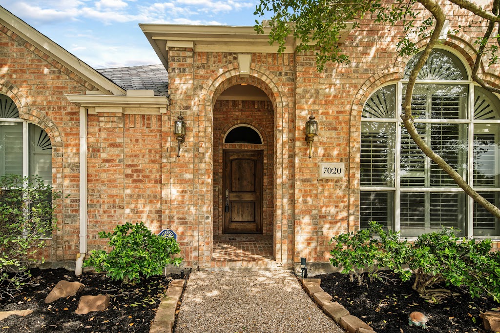 Beth Hensley, Realtor Fathom Realty | 208 S Johnson St Ste. 206, McKinney, TX 75069, USA | Phone: (972) 832-5933