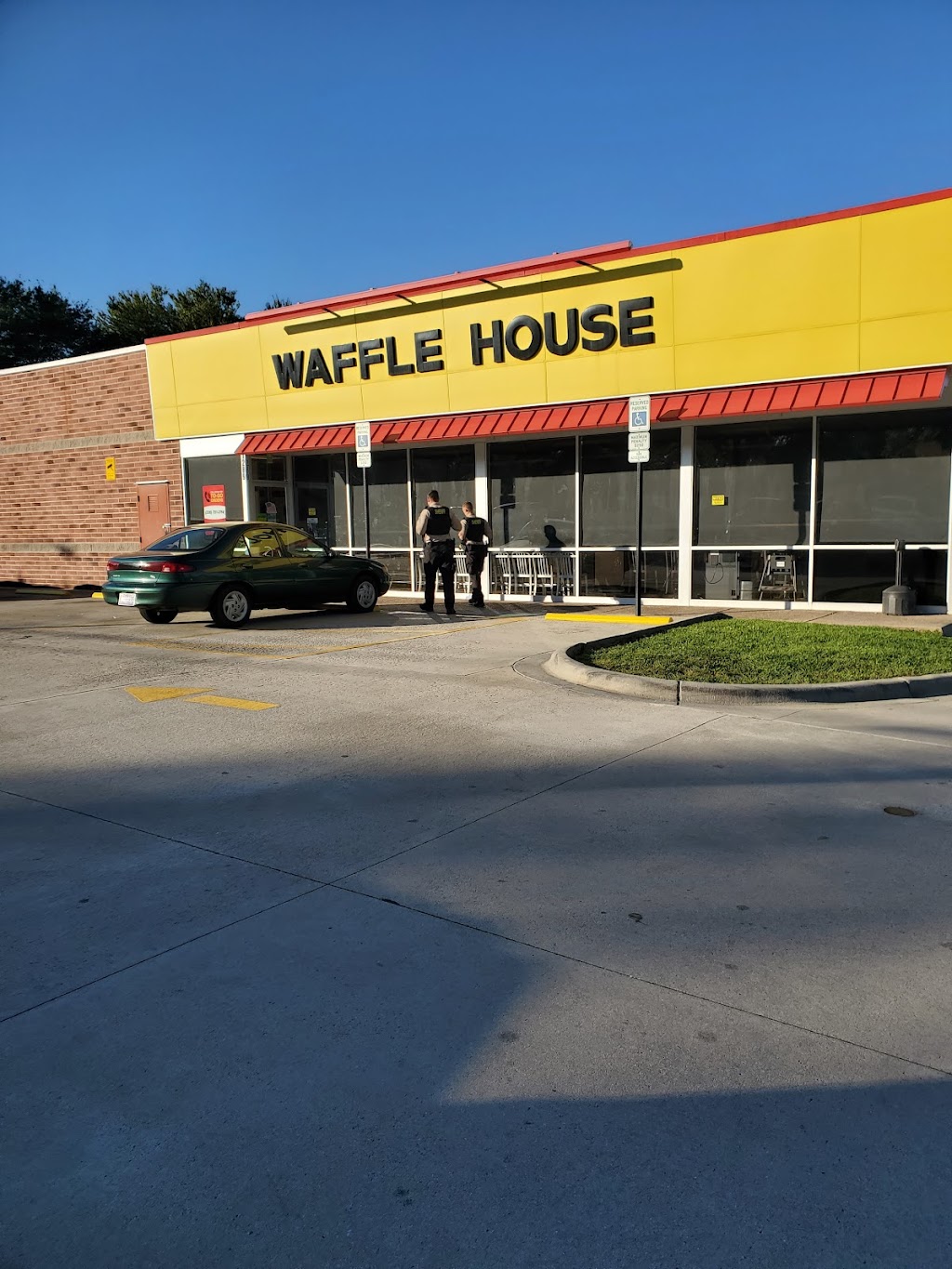 Waffle House | 1289 Yadkinville Rd, Mocksville, NC 27028, USA | Phone: (336) 751-2114