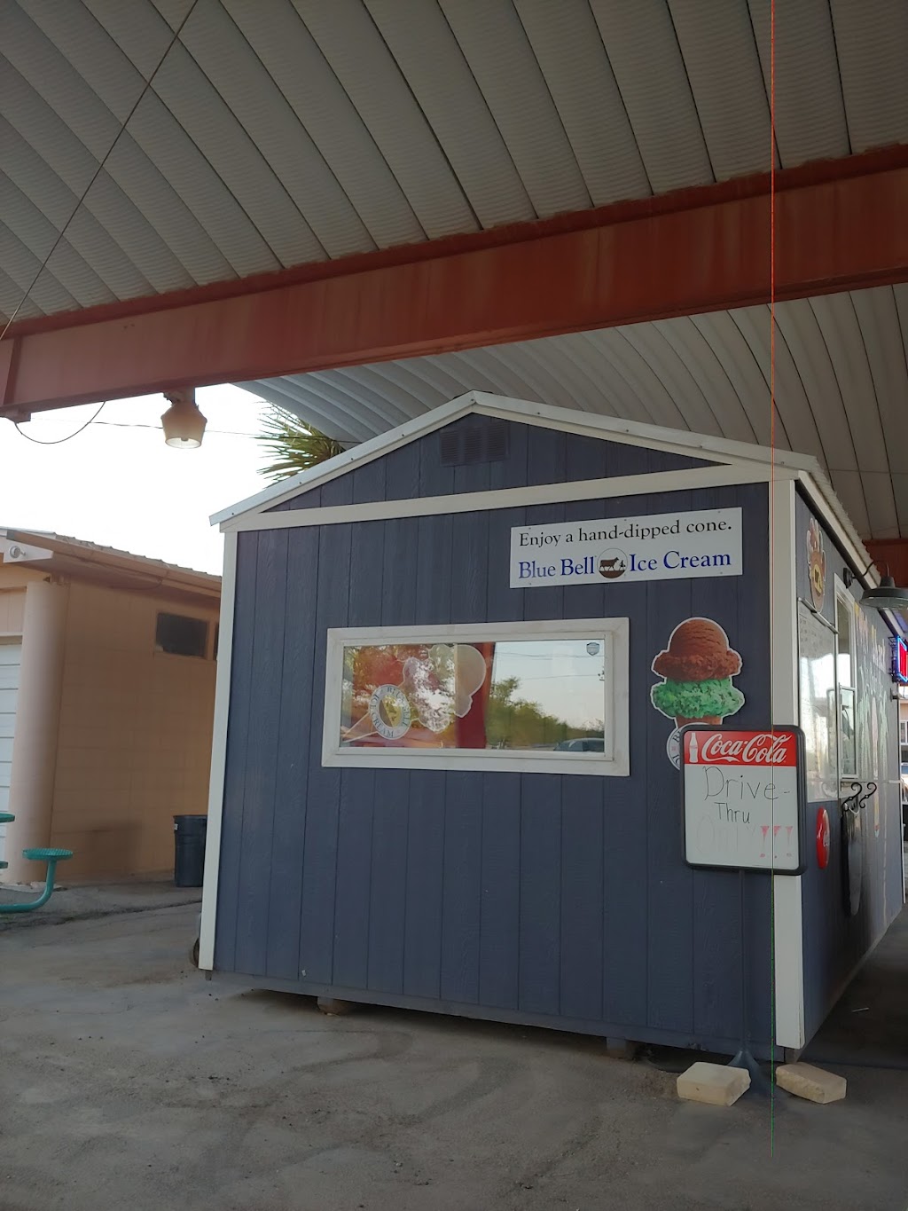 Tiki Shack Ice Cream Bar | 1301 S Main St, Belen, NM 87002, USA | Phone: (505) 203-6766
