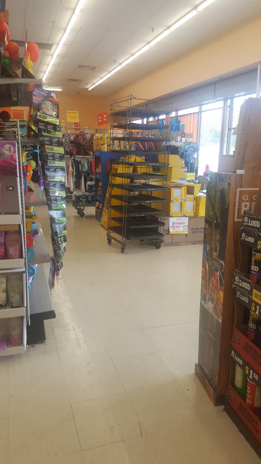 Family Dollar | 4250 S Broadway, St. Louis, MO 63111, USA | Phone: (314) 955-1313