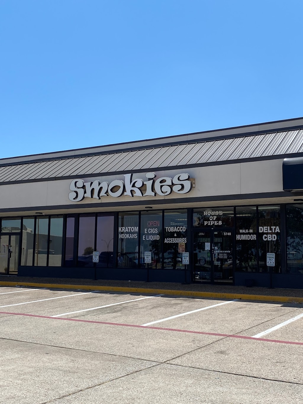 Smokies House Of Pipes | 5740 SW Green Oaks Blvd, Arlington, TX 76017, USA | Phone: (817) 563-1300