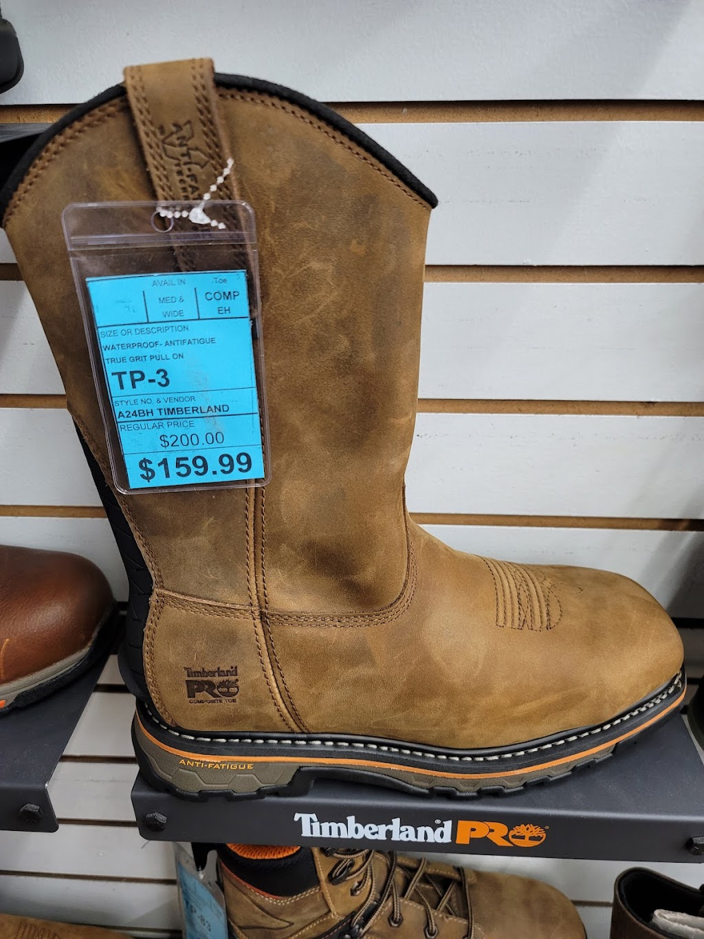 Boots Etc Factory Direct West | 2641 Louisiana 30 W, Gonzales, LA 70737, USA | Phone: (225) 644-8000