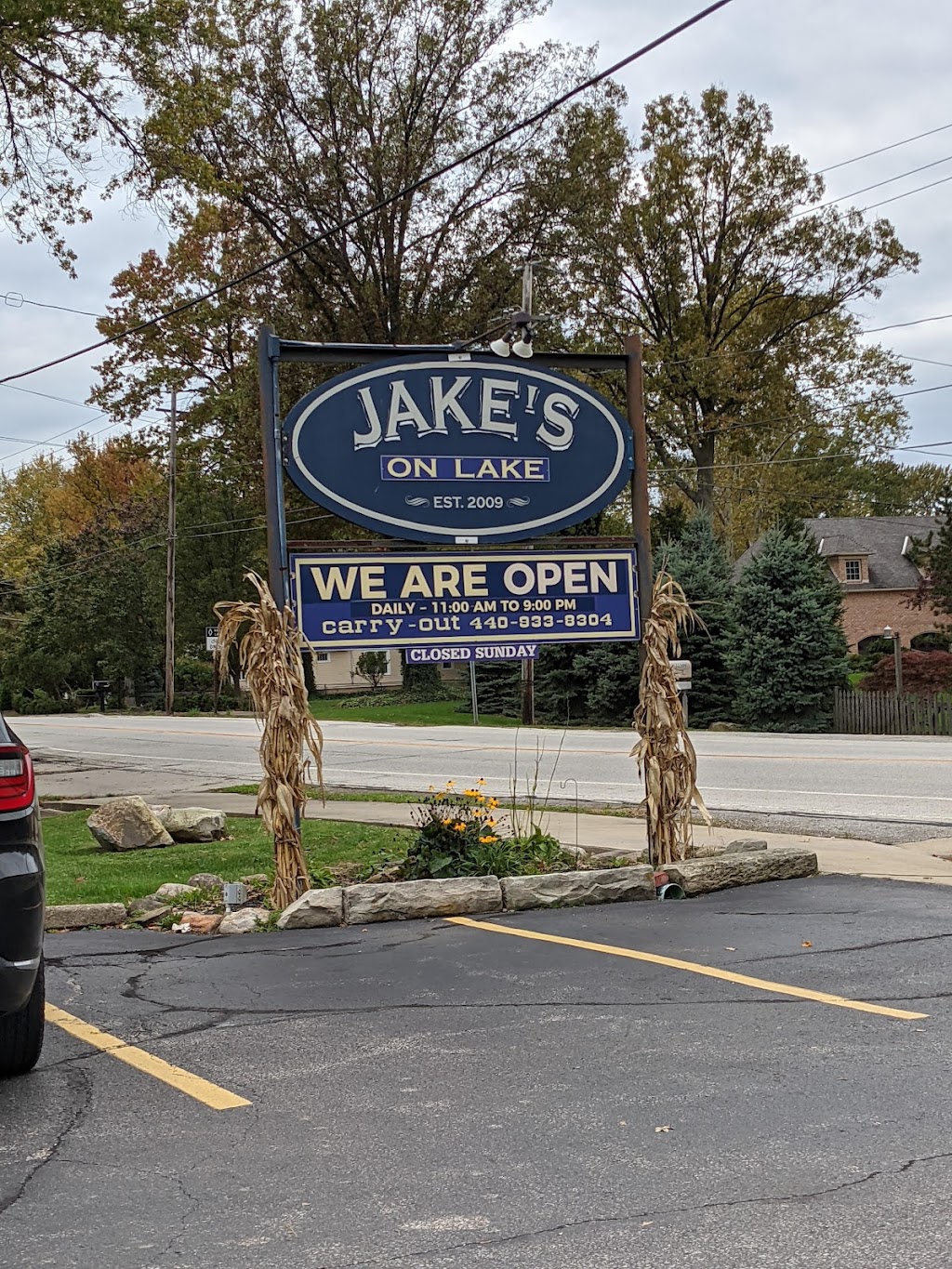 Jakes On the Lake | 32485 Lake Rd, Avon Lake, OH 44012, USA | Phone: (440) 933-8304