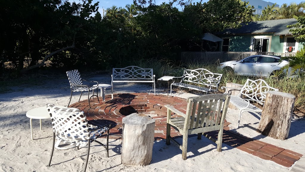 Rolling Waves Beach Cottages | 6351 Gulf of Mexico Dr, Longboat Key, FL 34228, USA | Phone: (941) 383-1323