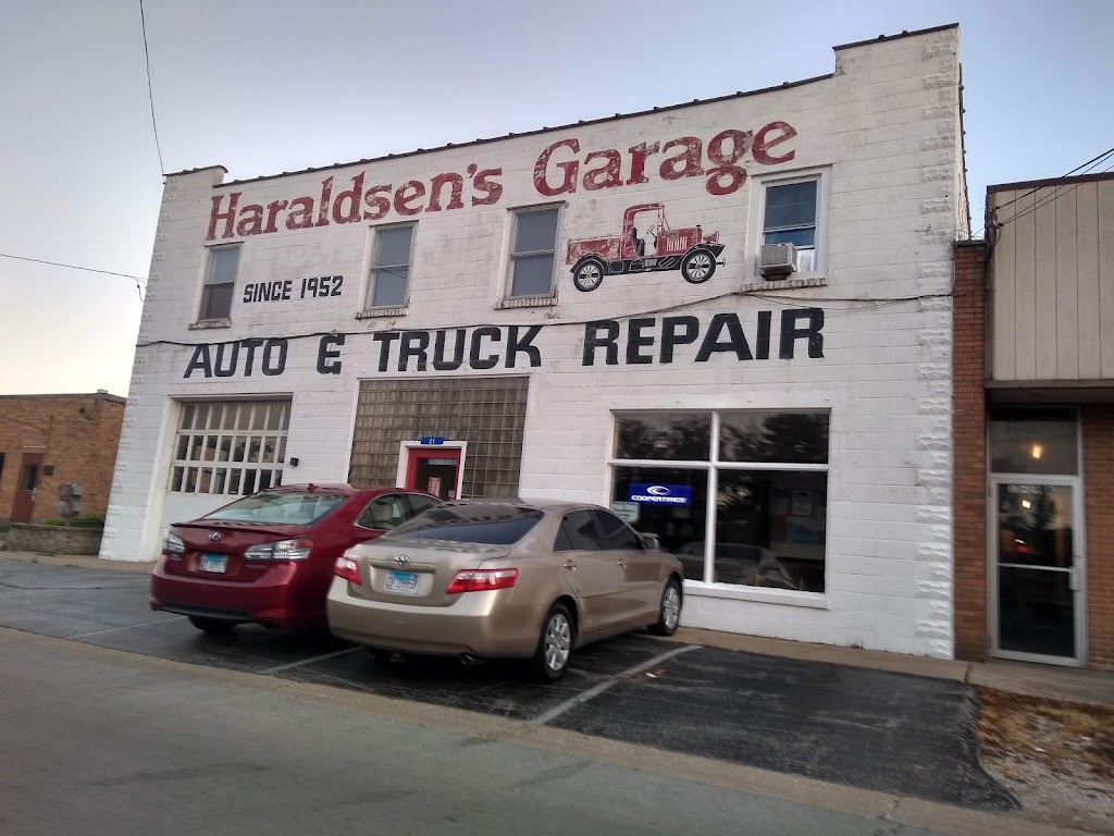 Haraldsens Garage | 21 E Burlington Ave, Westmont, IL 60559 | Phone: (630) 968-4843