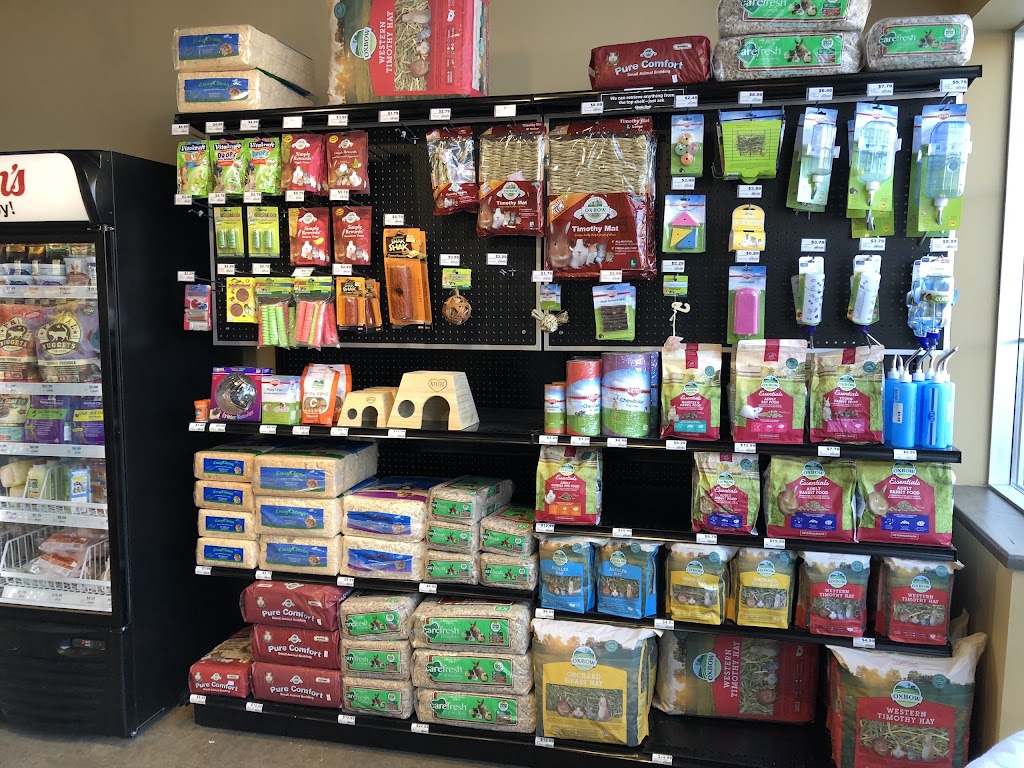 Chuck & Dons Pet Food & Supplies | 7818 Market Blvd Unit 26, Chanhassen, MN 55317, USA | Phone: (952) 283-3503