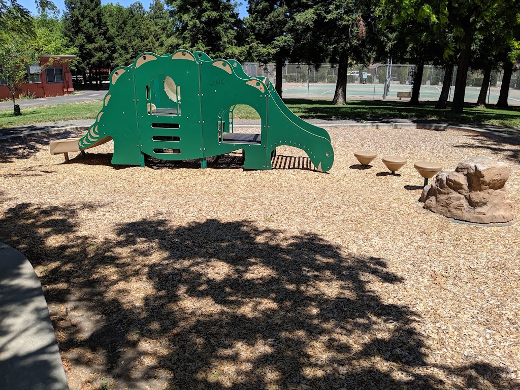 Redwood Park | 1001 Anderson Rd, Davis, CA 95616, USA | Phone: (530) 757-5626