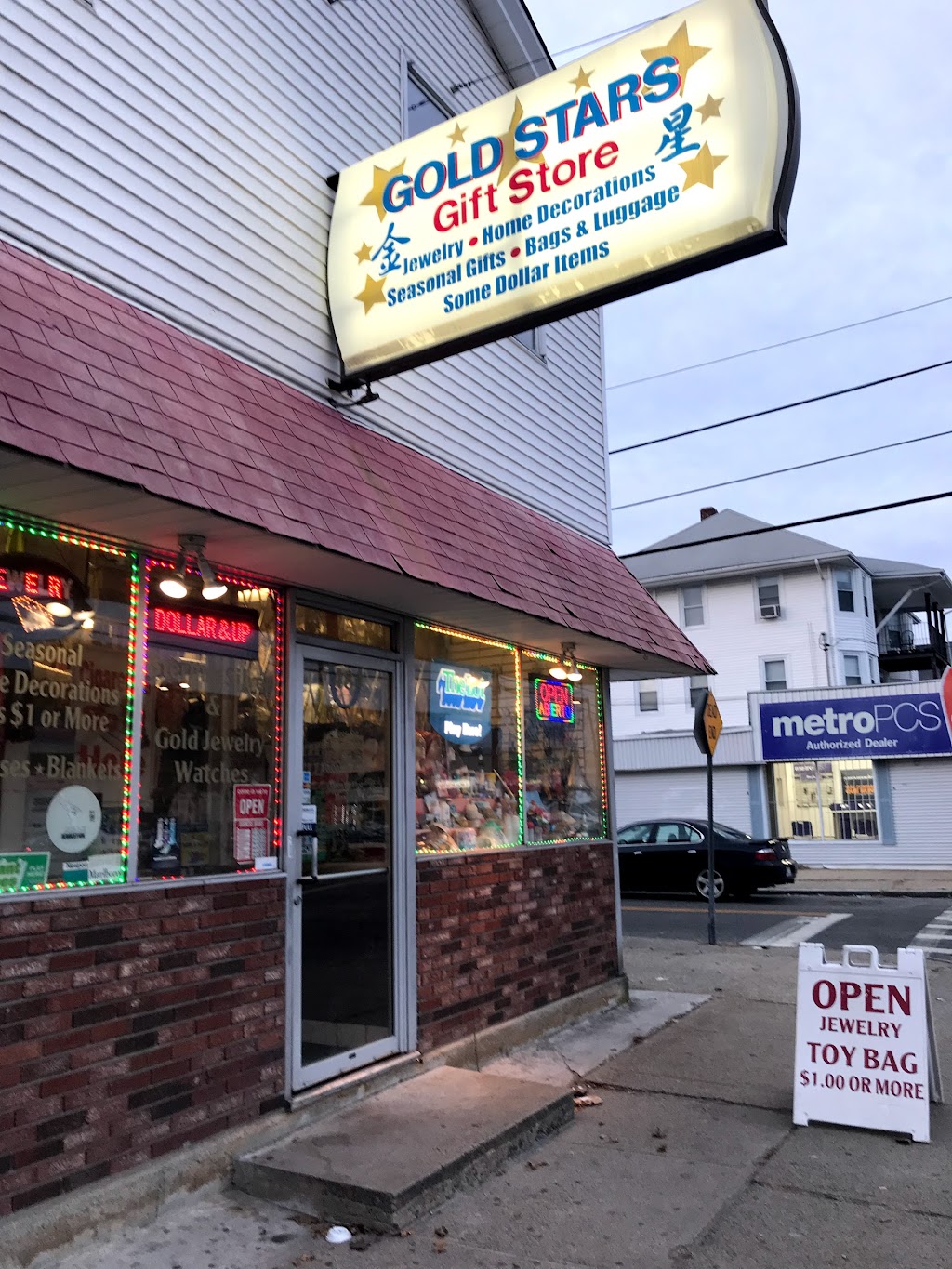 Gold Stars Gift Store | 484 Lonsdale Ave, Pawtucket, RI 02860, USA | Phone: (401) 365-1211