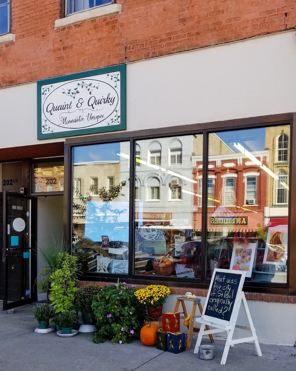 Quaint & Quirky | 216 2nd St E, Hastings, MN 55033, USA | Phone: (651) 246-3233