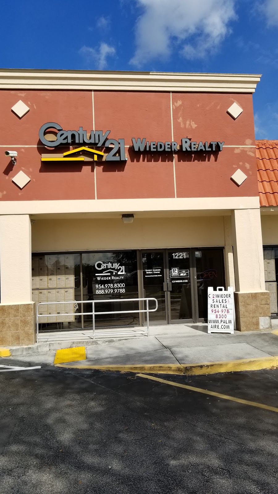 CENTURY 21 Wieder Realty | 1221 South Powerline Road, Pompano Beach, FL 33069, USA | Phone: (954) 978-8300