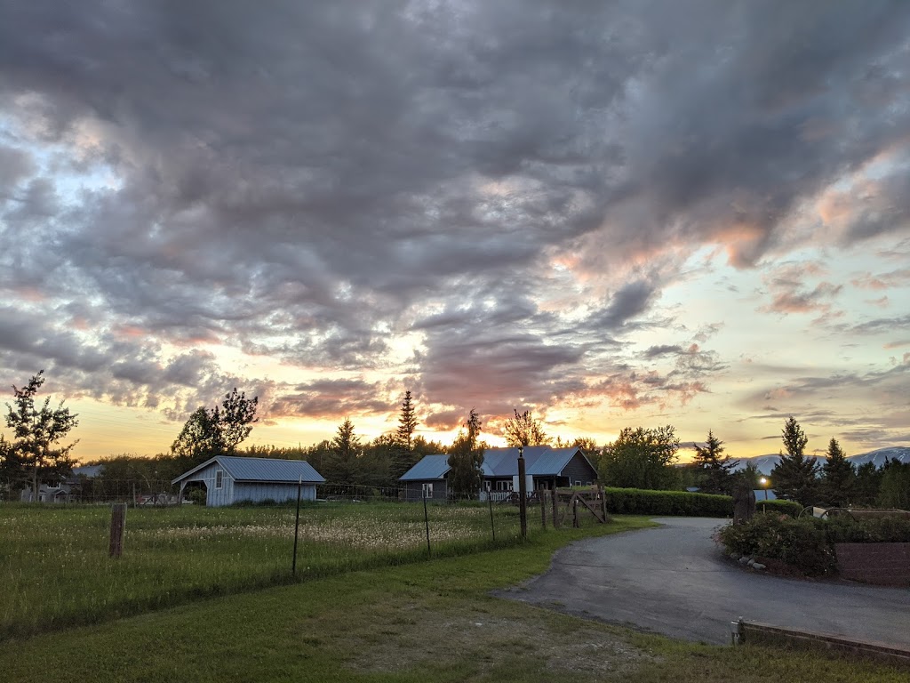 Pioneer Ridge Bed and Breakfast Inn | 2221 Yukon Cir, Wasilla, AK 99654, USA | Phone: (907) 376-7472