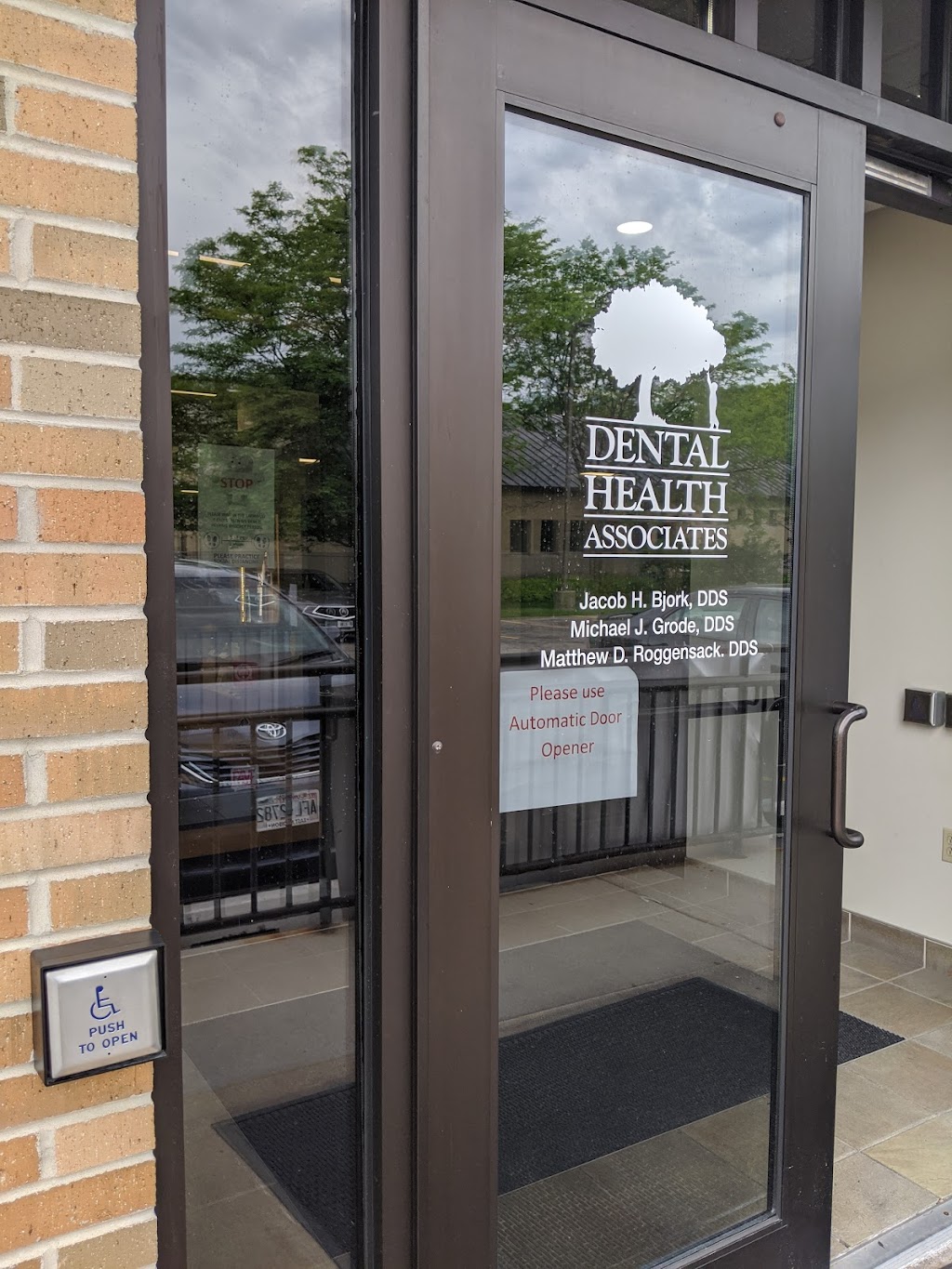 Dental Health Associates - Gammon Clinic | 7001 Old Sauk Rd, Madison, WI 53717, USA | Phone: (608) 833-2578