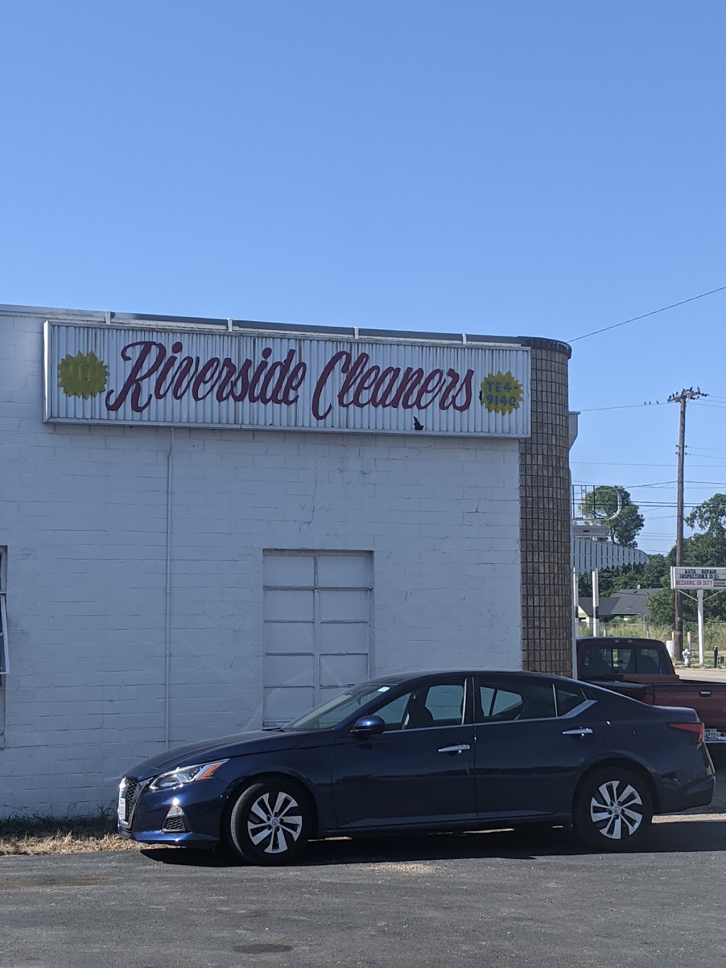 Riverside Cleaners | 108 N Riverside Dr, Fort Worth, TX 76111, USA | Phone: (817) 834-9140