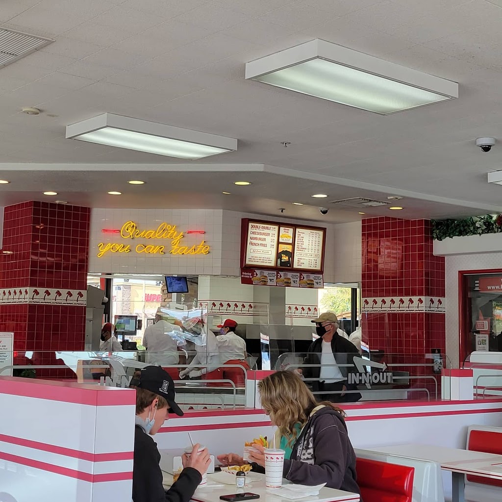 In-N-Out Burger | 1859 S Signal Butte Rd, Mesa, AZ 85209, USA | Phone: (800) 786-1000