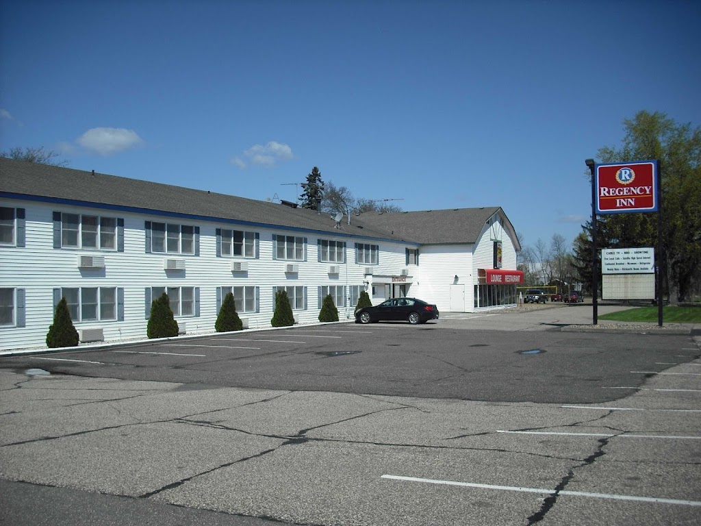 Regency Inn | 734 US-12, Hudson, WI 54016, USA | Phone: (715) 381-5548