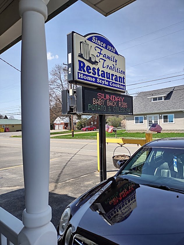 Family Tradition Restaurant | 531 S Main St, Harrisville, PA 16038, USA | Phone: (724) 735-2070