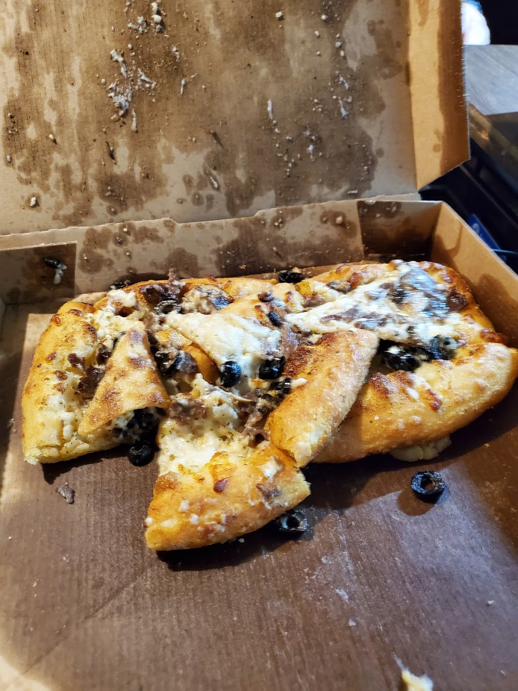 Dominos Pizza | 2417 S Seneca St A, Wichita, KS 67217, USA | Phone: (316) 260-1105