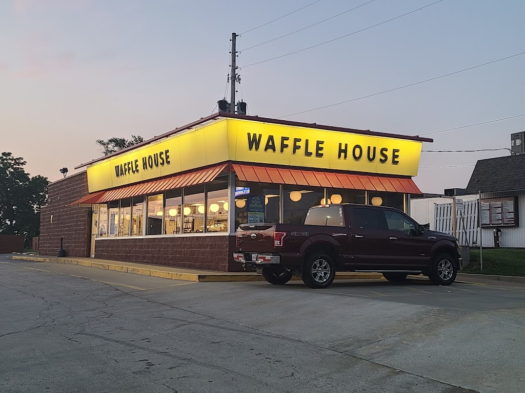 Waffle House #1323 | 451 S Broadway, Oak Grove, MO 64075, USA | Phone: (816) 690-3060