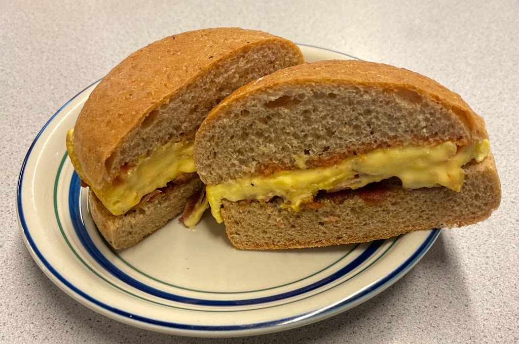 Mike’s gourmet deli and bagels | 3109 N Jerusalem Rd, Levittown, NY 11756 | Phone: (516) 719-0777