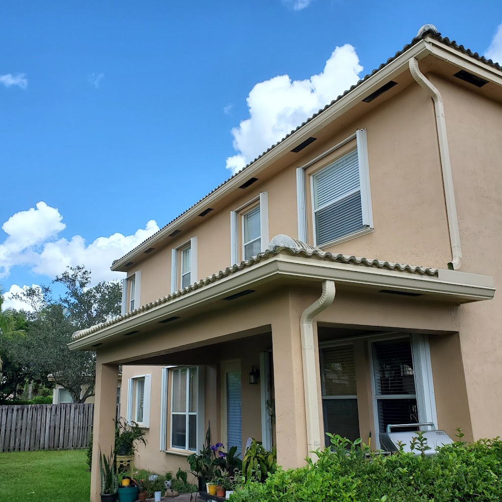 HANDYWORKS LLC Seamless Gutters! | 1313 SE 22nd Ave, Pompano Beach, FL 33062 | Phone: (786) 449-4484